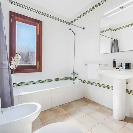 Llenaire Villa *